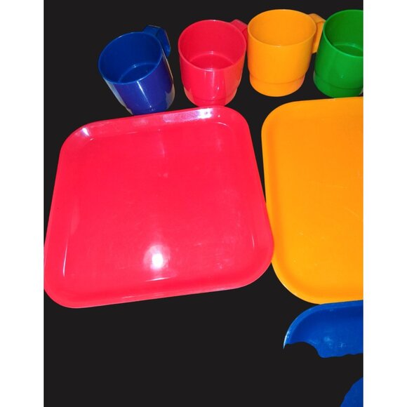 Colorful Plastic Dining Set With Plates & Mugs  Durable BPA-Free Material For In - Picture 4 of 7